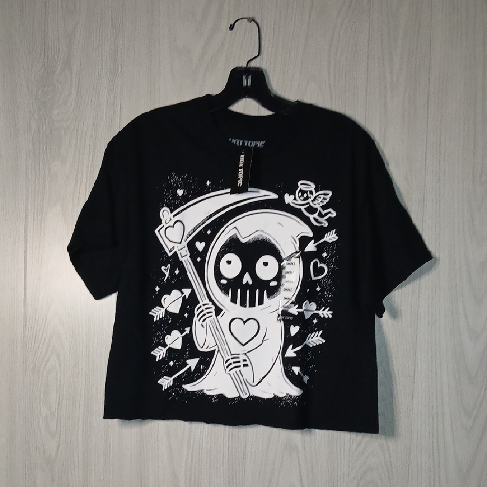 Hot Topic Black Graphic T-Shirt